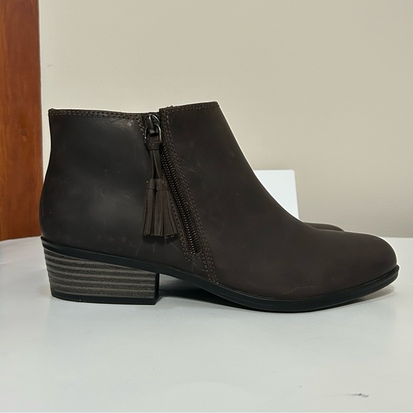 Clarks Ultimate Comfort Collection Brown Leather Ankle Boots - 8.5M - Picture 6 of 16